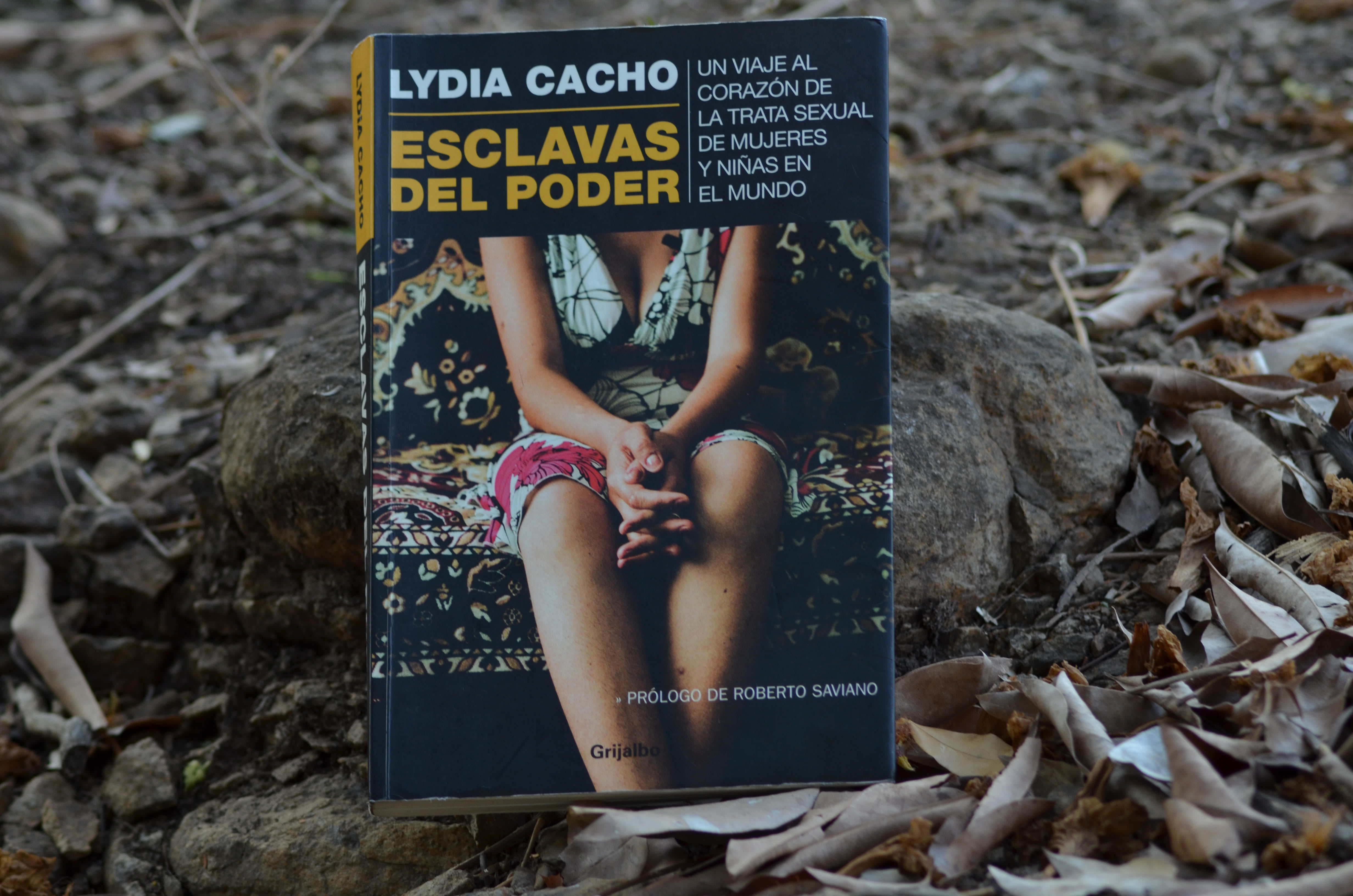 Photo of Crítica del libro: “Esclavas del Poder”  –de  Lydia Cacho