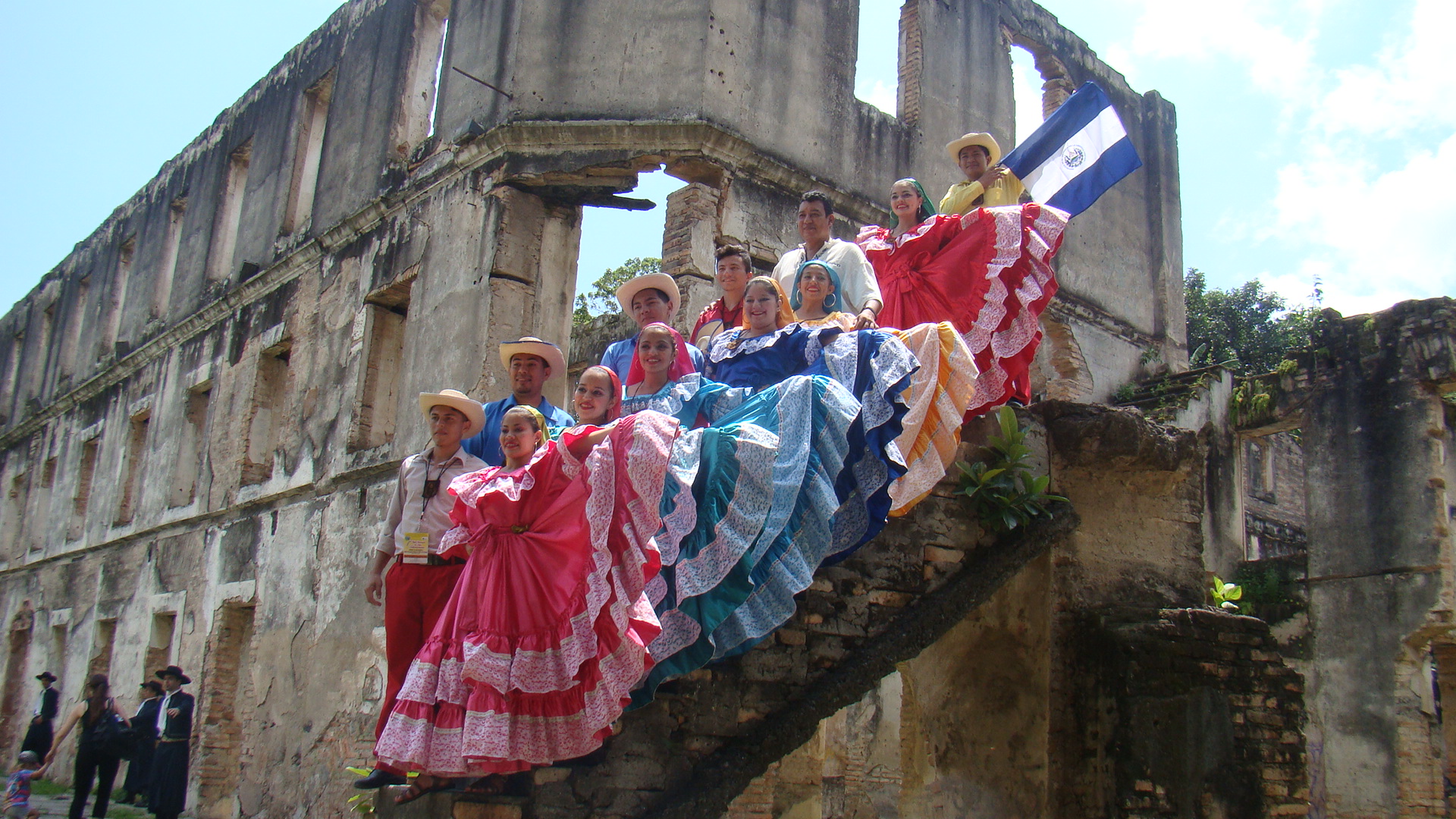 Photo of Ballet folclórico UNIVO se  presentó en México