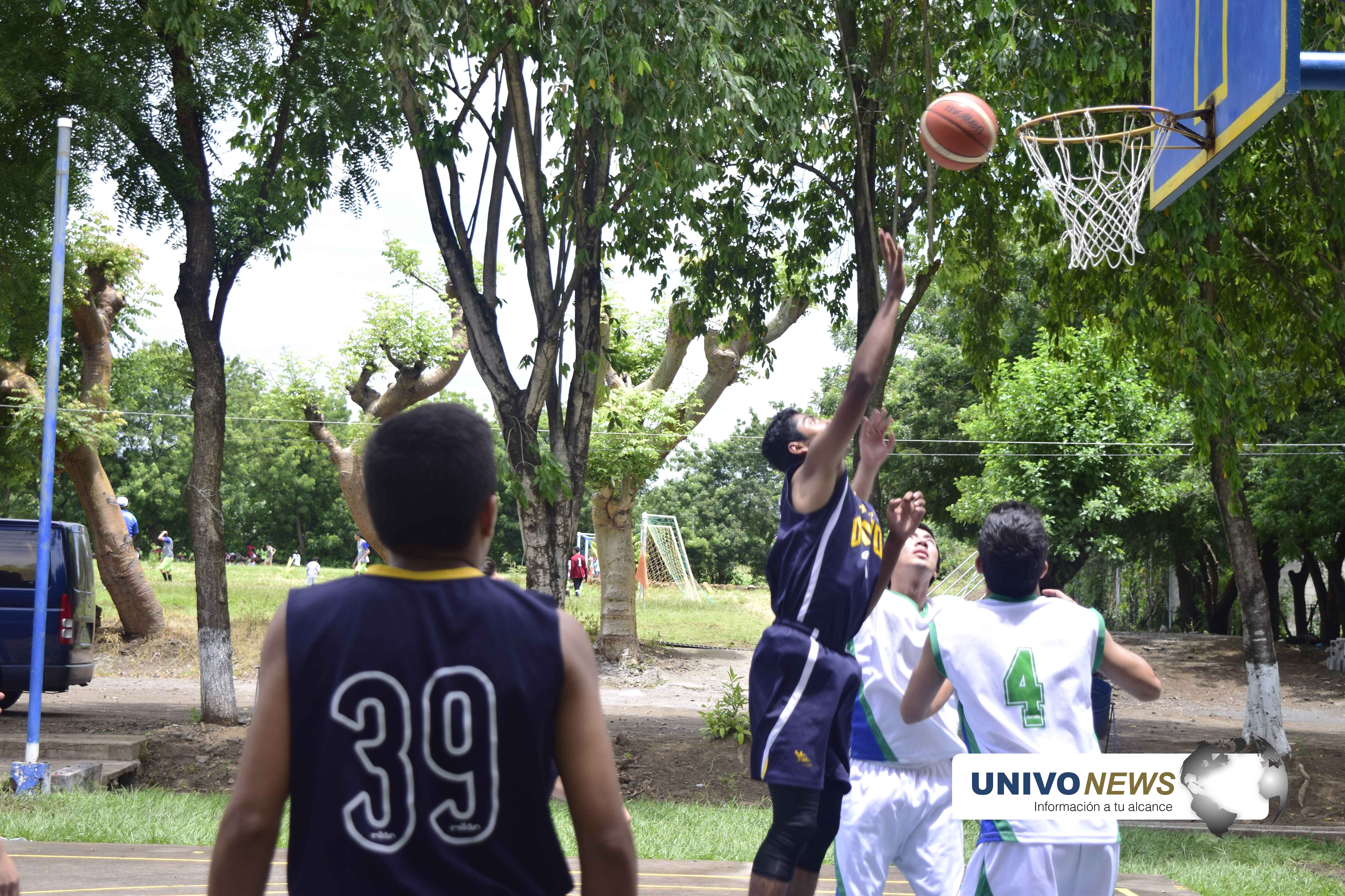 Photo of UNIVO se mantiene líder en baloncesto