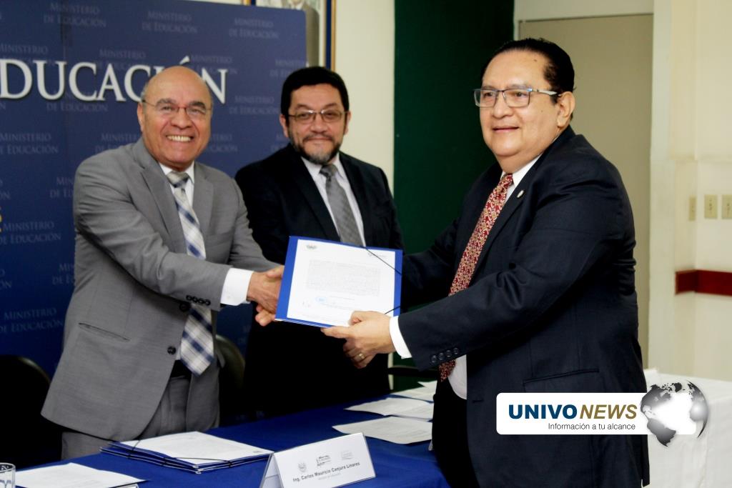 Photo of UNIVO Recibe Acreditación para el periodo 2017-2022