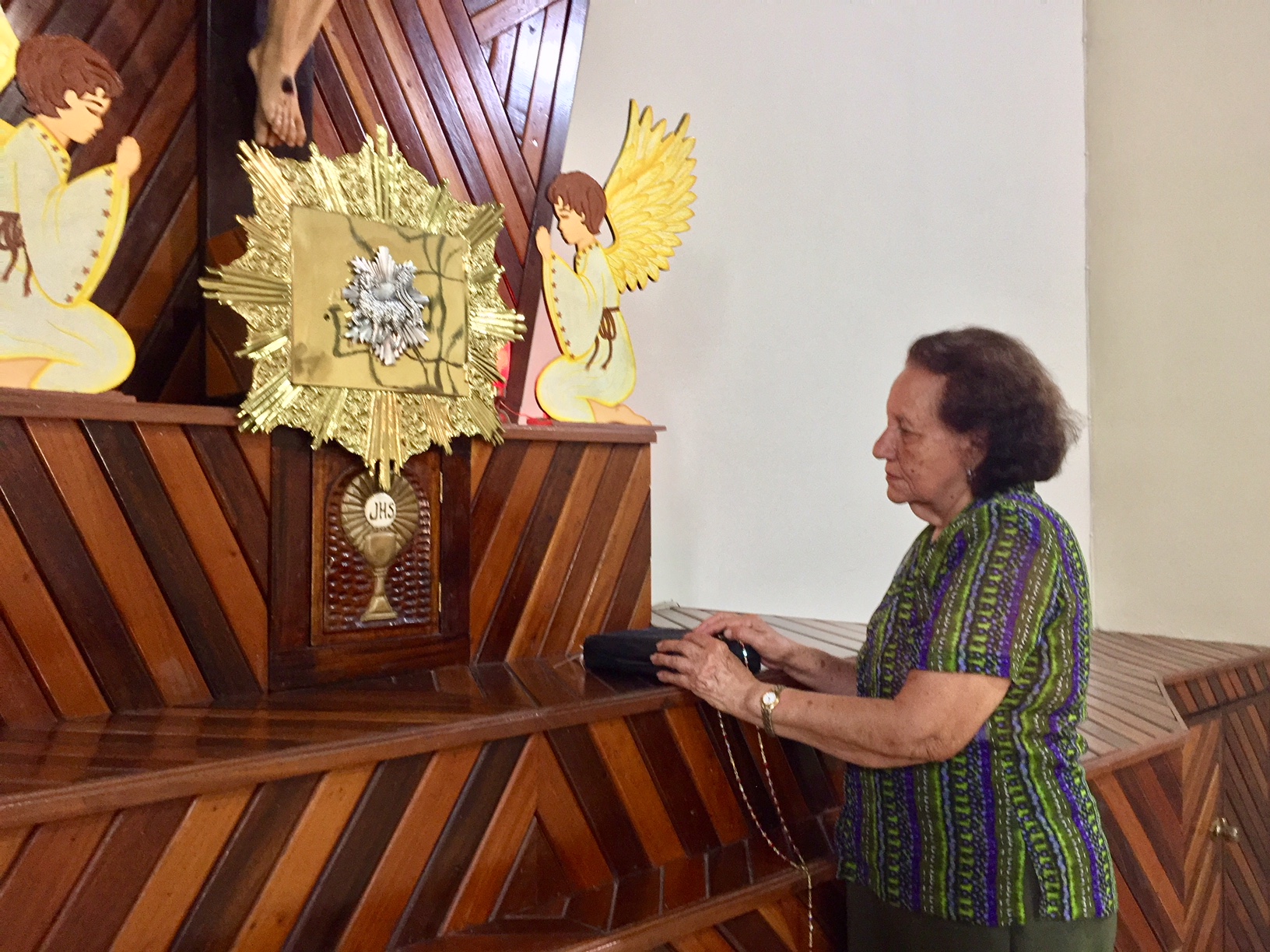 Photo of La Maestra que hizo pupitres y ahora es líder en iglesia en Comacarán