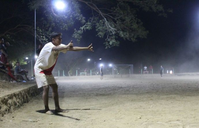 Photo of Fútbol nocturno, la vía de escape en Ciudad Pacífica