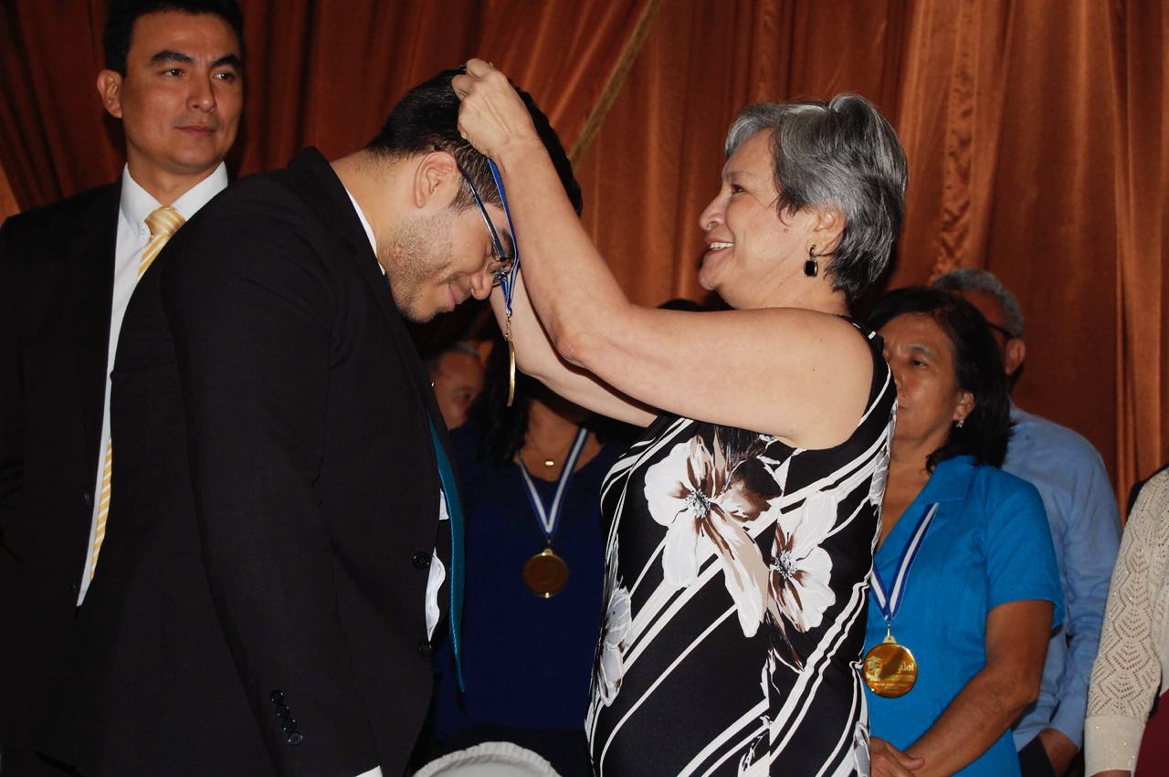 Photo of Docente UNIVO recibe Medalla de Honor al Mérito Magisterial “Francisco Gavidia”