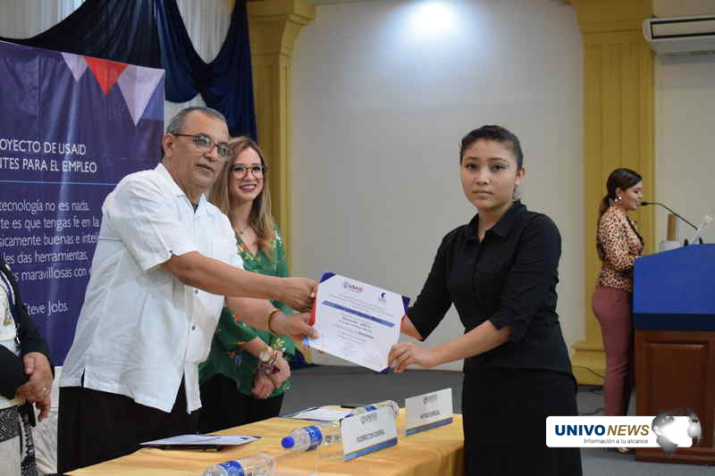 Photo of UNIVO-USAID gradúan primera cohorte de desarrollo de software
