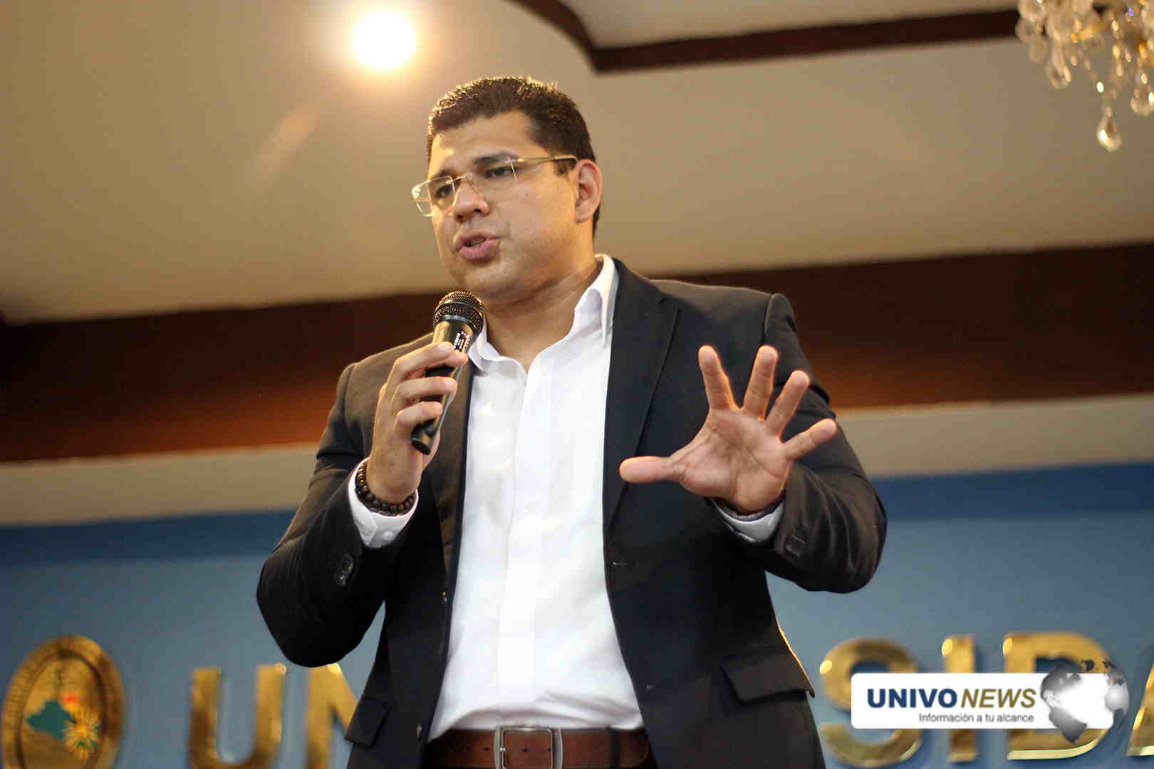 Photo of Federico Zeledon compartió su trayectoria con los futuros comunicadores UNIVO