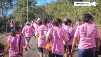 Photo of Mujeres conmemoran día con caminata en Intipucá