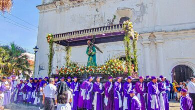 Photo of Jesús Nazareno regresa a su templo en emotiva procesión de Miércoles Santo en Izalco
