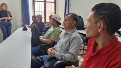 Photo of Salvadoreños buscan oportunidades laborales en el occidente durante jornada de “Lunes de Empleo”