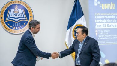 Photo of UNIVO fortalece la formación académica con conversatorio junto al embajador del Reino Unido
