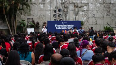 Photo of Brindan oportunidad de formación bilingüe a 1,000 becarios salvadoreños