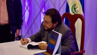 Photo of Vicepresidente Félix Ulloa presenta libro sobre Derecho Electoral Salvadoreño en San Miguel