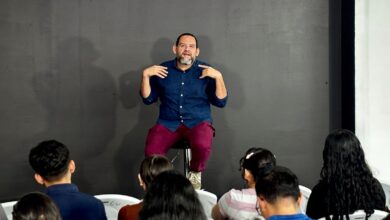 Photo of UNIVO impulsa el talento audiovisual con referente del cine salvadoreño
