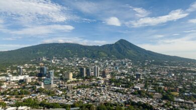 Photo of Ambiente caluroso y lluvias puntuales marcarán el cierre de la semana en El Salvador