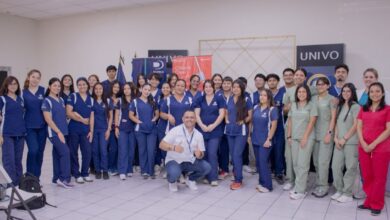 Photo of UNIVO fortaleció la formación de estudiantes del Doctorado en Cirugía Dental con conferencia y feria especializada