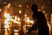 Photo of Nejapa vuelve a encender su historia con las tradicionales Bolas de Fuego